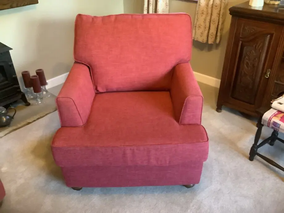 Willow and Hall Cranberry suite