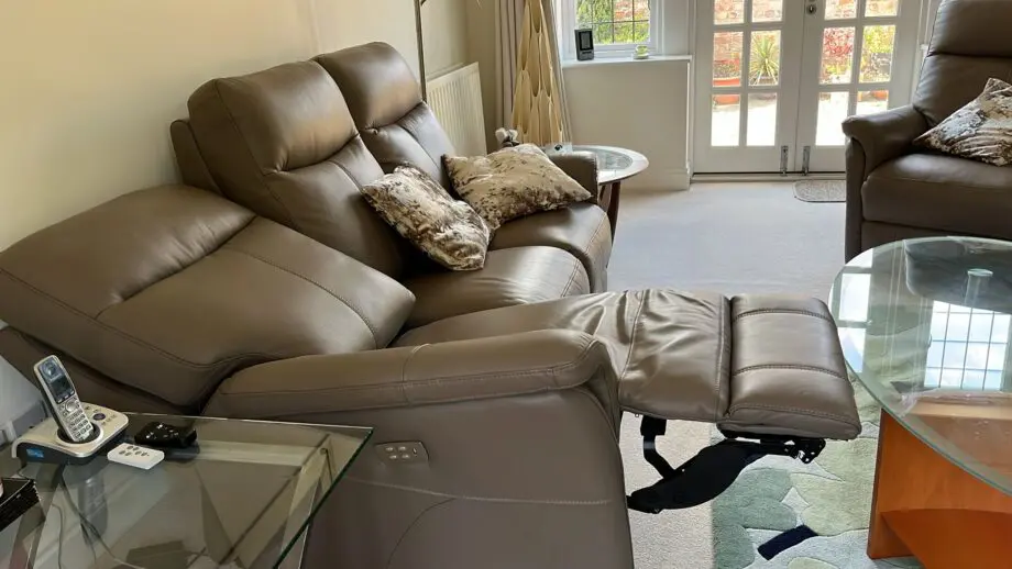 3 Lazy Boy Electric Recliner Sofa + Chairs Leather