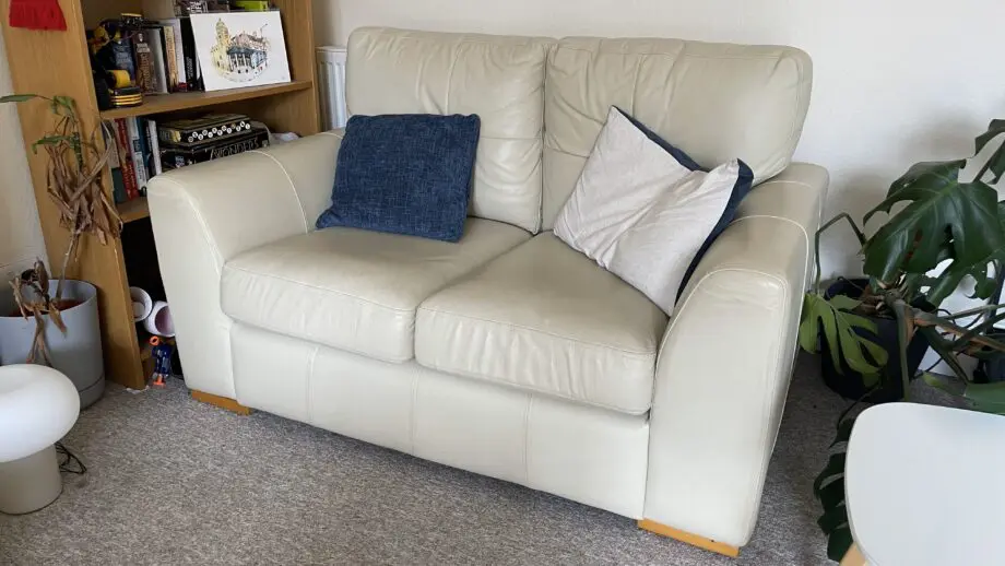 Cream leather sofa set