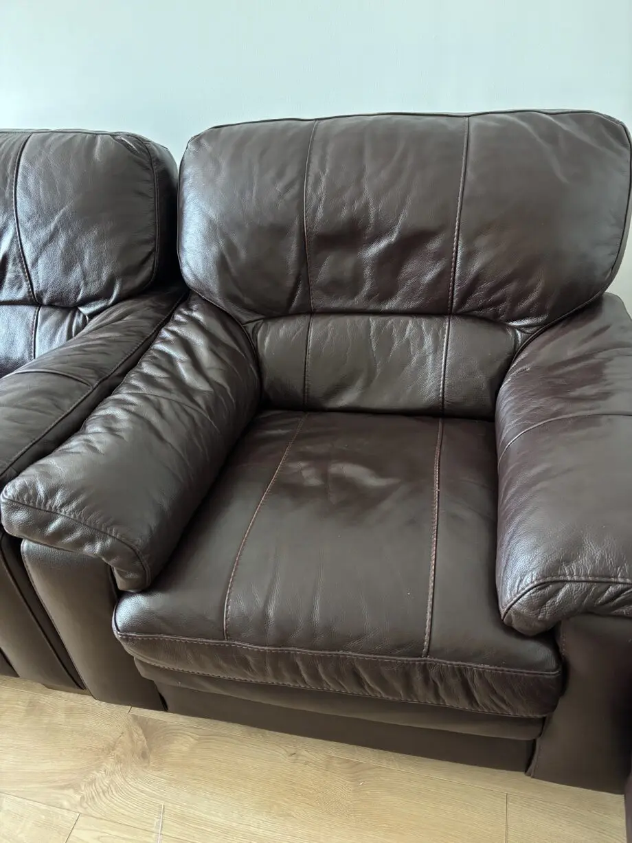2 sofa chairs