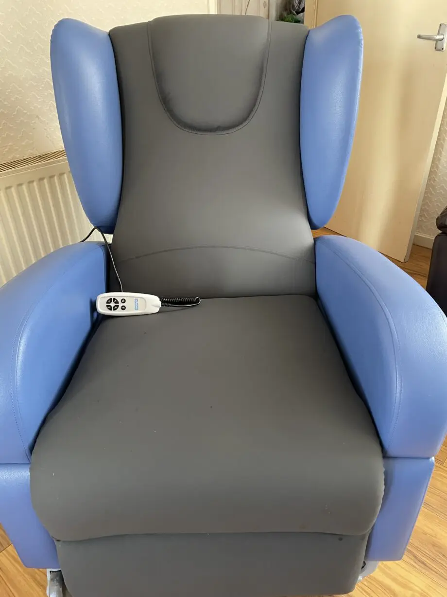 Brookfield Dual Motor PU Riser Recliner Chair