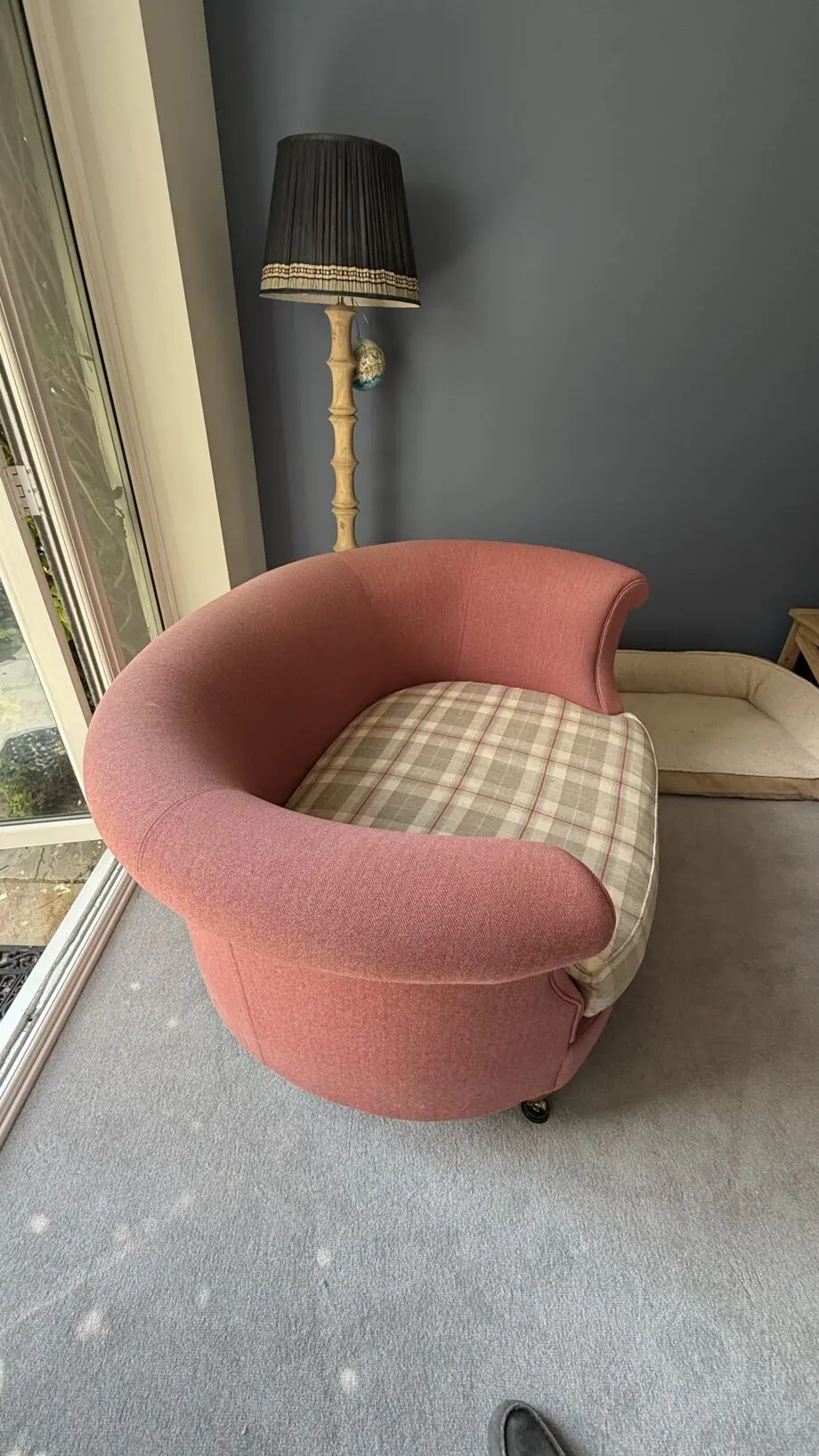 Wesley-Barrell Dusky Pink Love Seat
