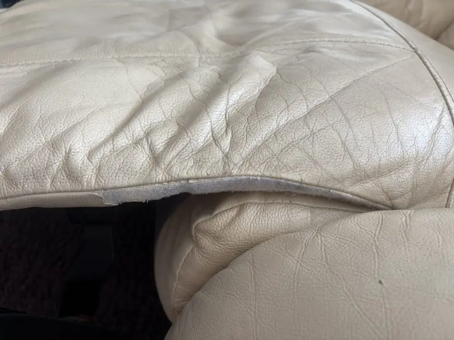 3-2-1 cream leather recliner sofa.