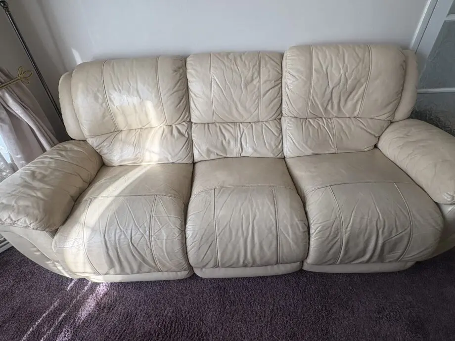 3-2-1 cream leather recliner sofa.