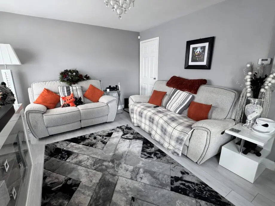 DFS Recliner Sofa Set