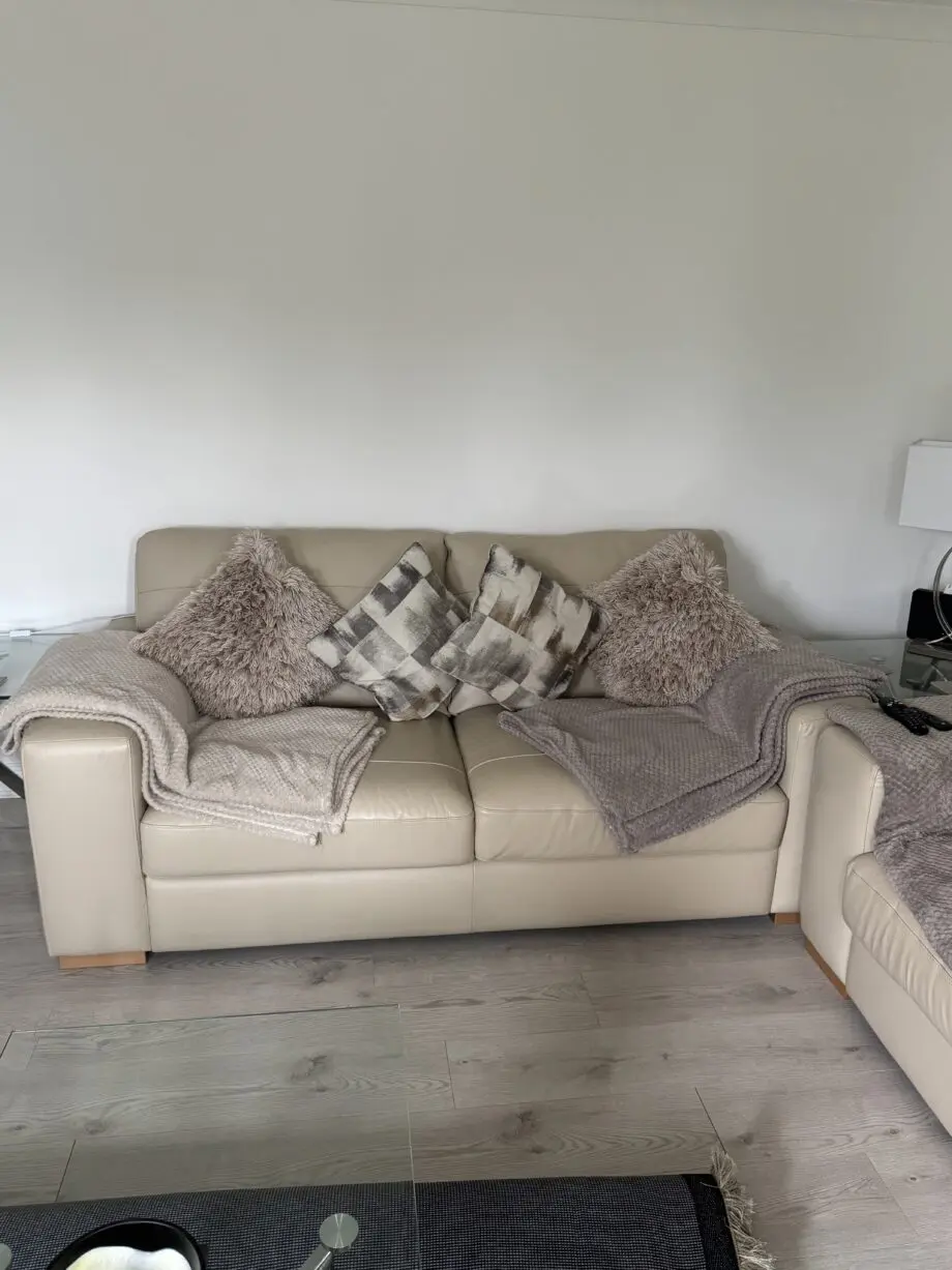 DFS Julius Sofa