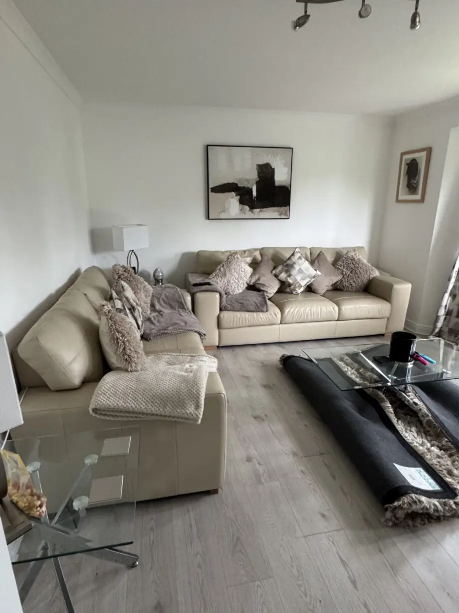 DFS Julius Sofa