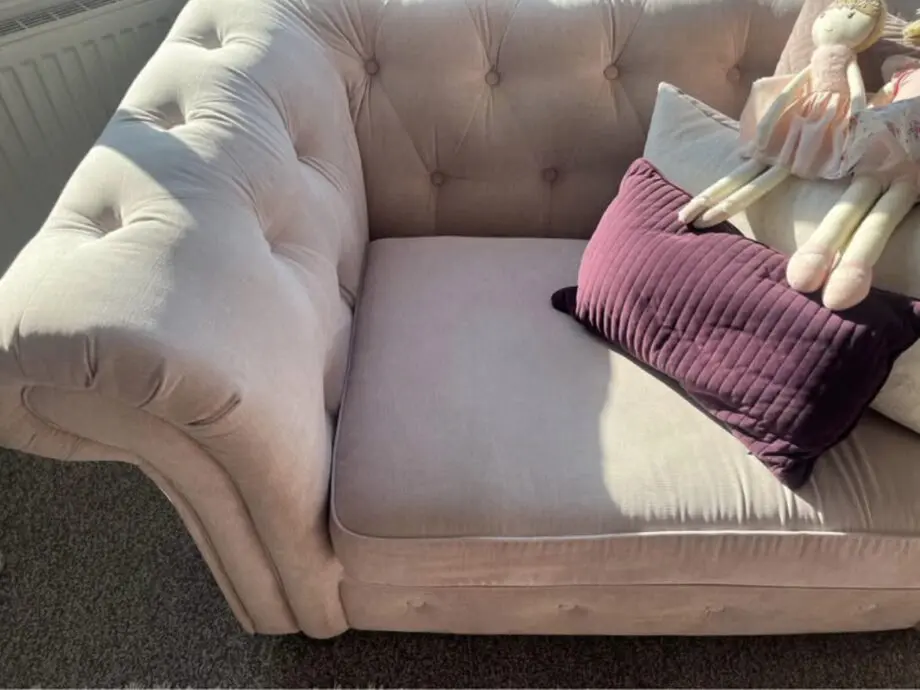 DFS Love Sofa Chair Pink