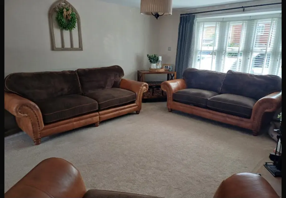 Alexander & James 3 piece sofa Jin brown