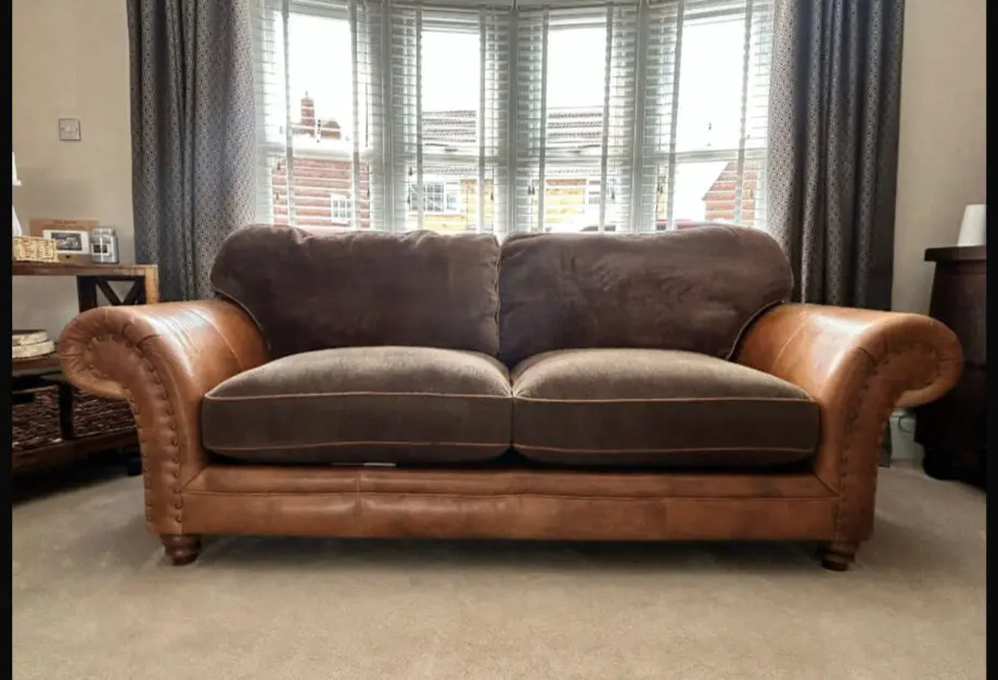 Alexander & James 3 piece sofa Jin brown