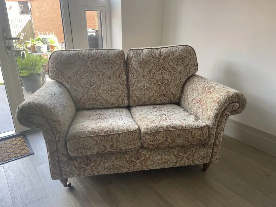 Traditional 2 Seater Red/Gold Paisley Style Fabric