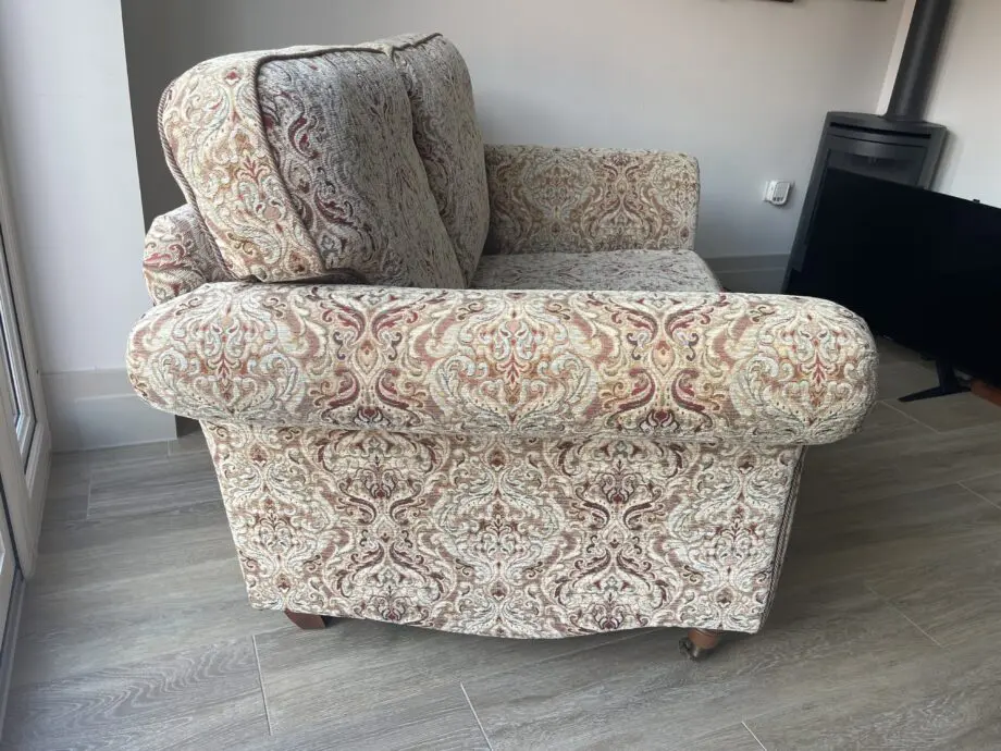Traditional 2 Seater Red/Gold Paisley Style Fabric
