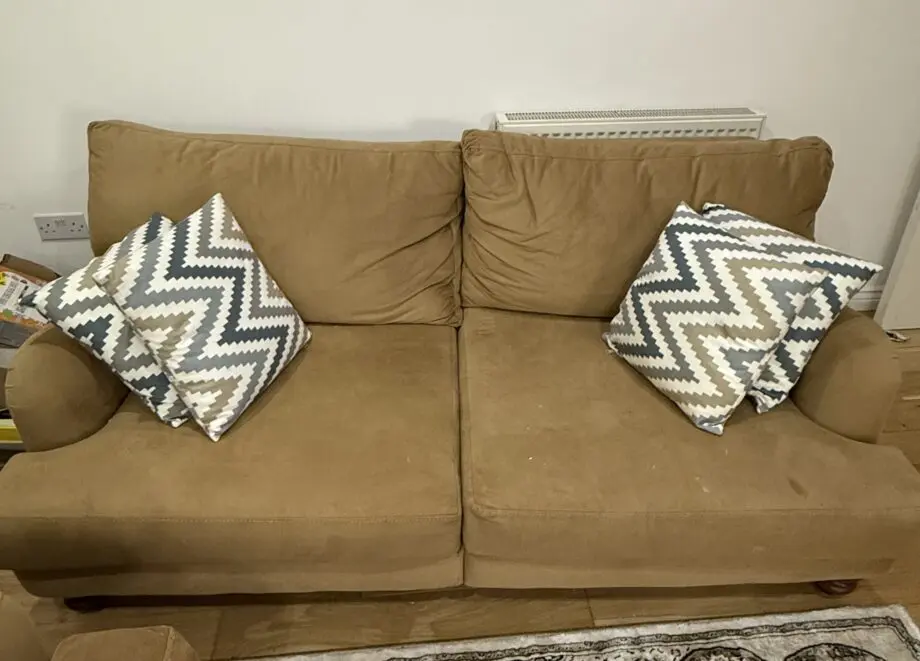 Zy Spacious Sofa
