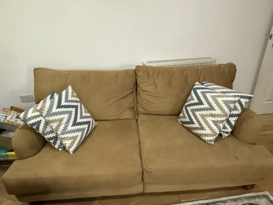 Zy Spacious Sofa