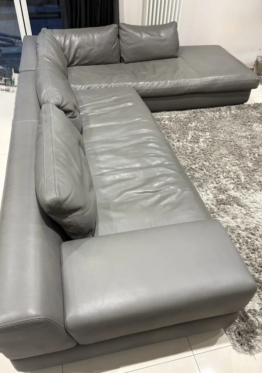 Beautiful Italian Grey L Shaped Leather Sofa by Cierre