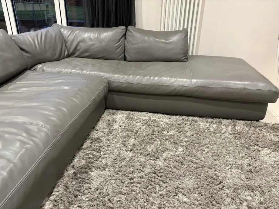 Beautiful Italian Grey L Shaped Leather Sofa by Cierre