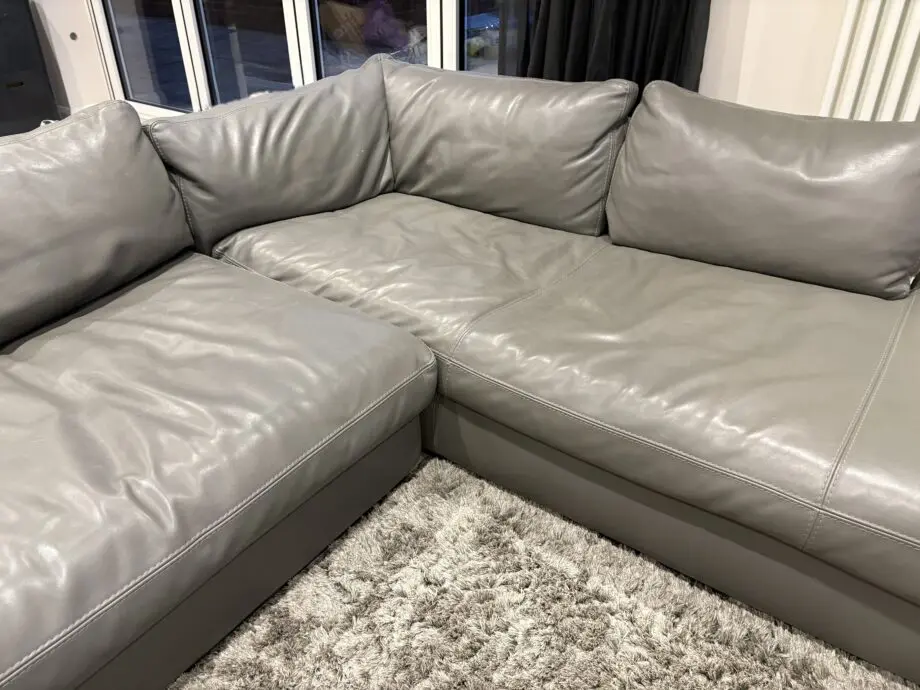Beautiful Italian Grey L Shaped Leather Sofa by Cierre