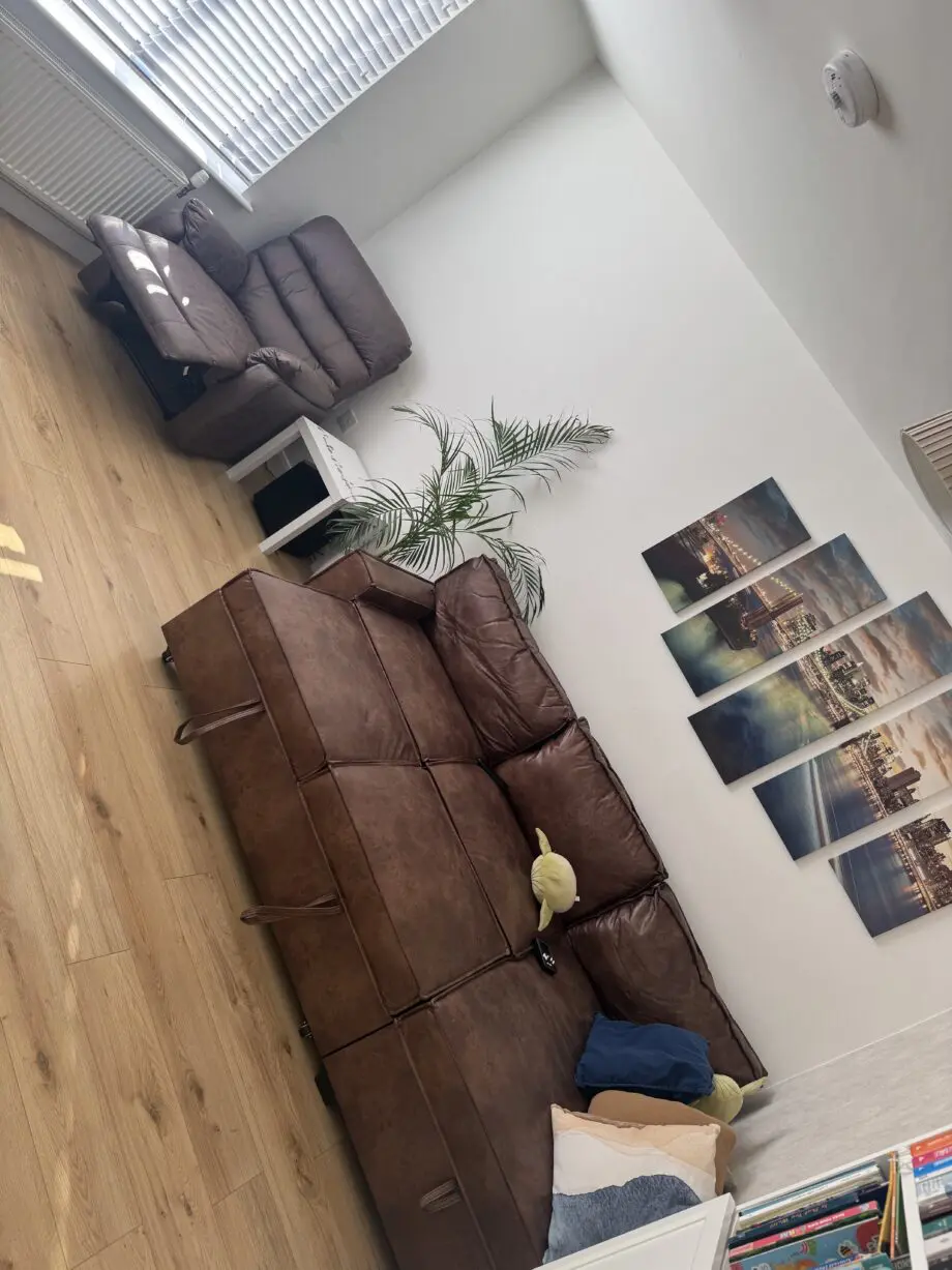 Havar Corner Sofa Bed: Brown Leather Aire (Left)
