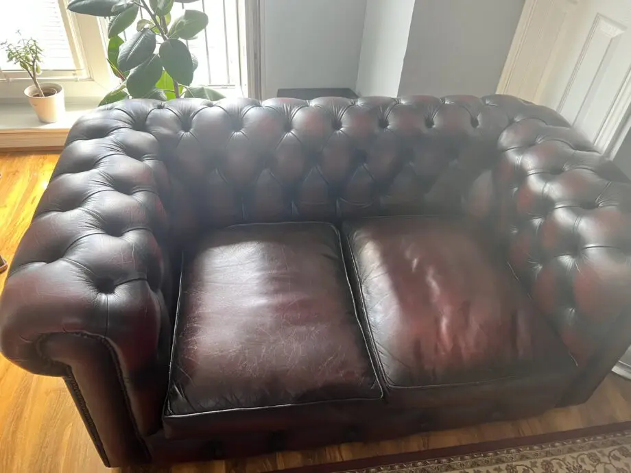 2 Chesterfield 2 seaters