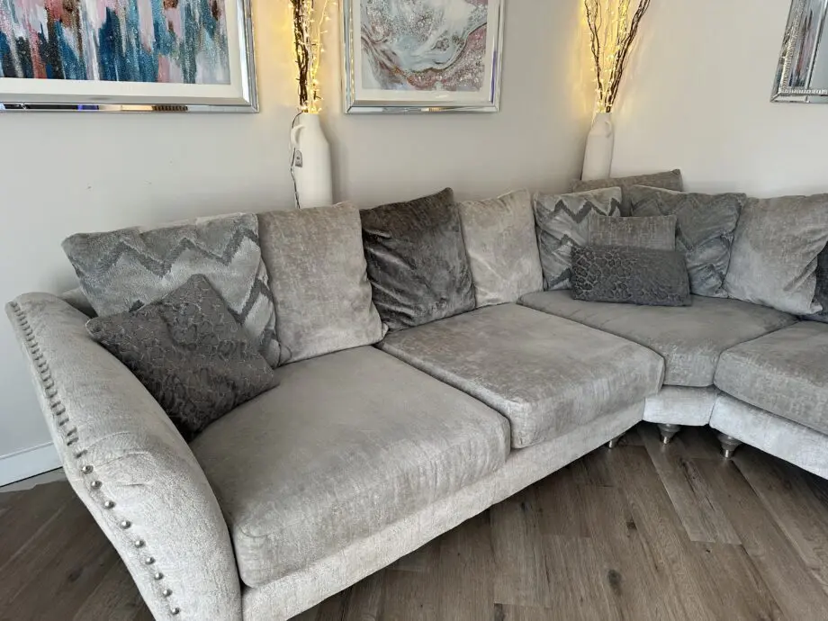 DFS Lawrie Pillow Back 3 Corner 3 Sofa