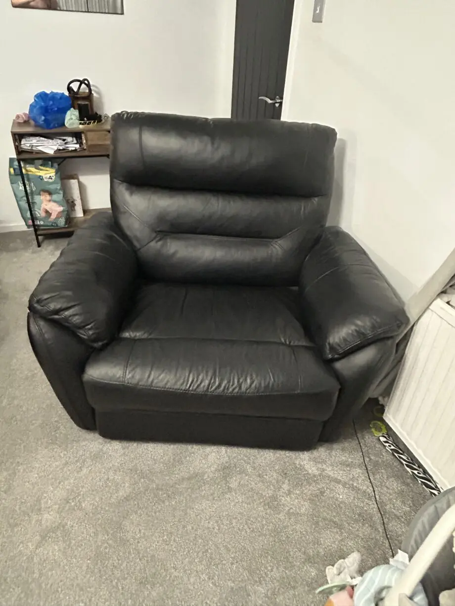 Scs black leather recliner chair