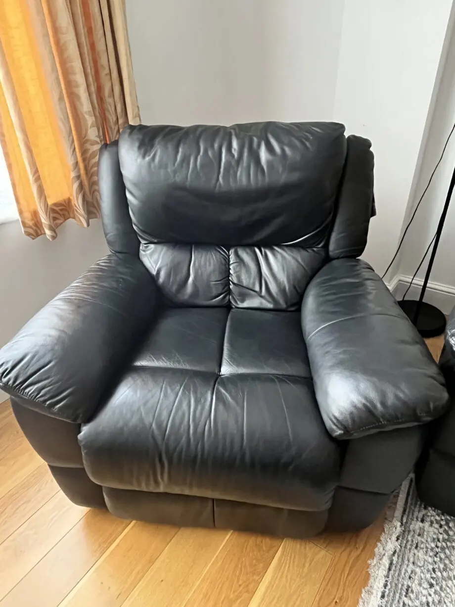Single seater black leather recliner sofa