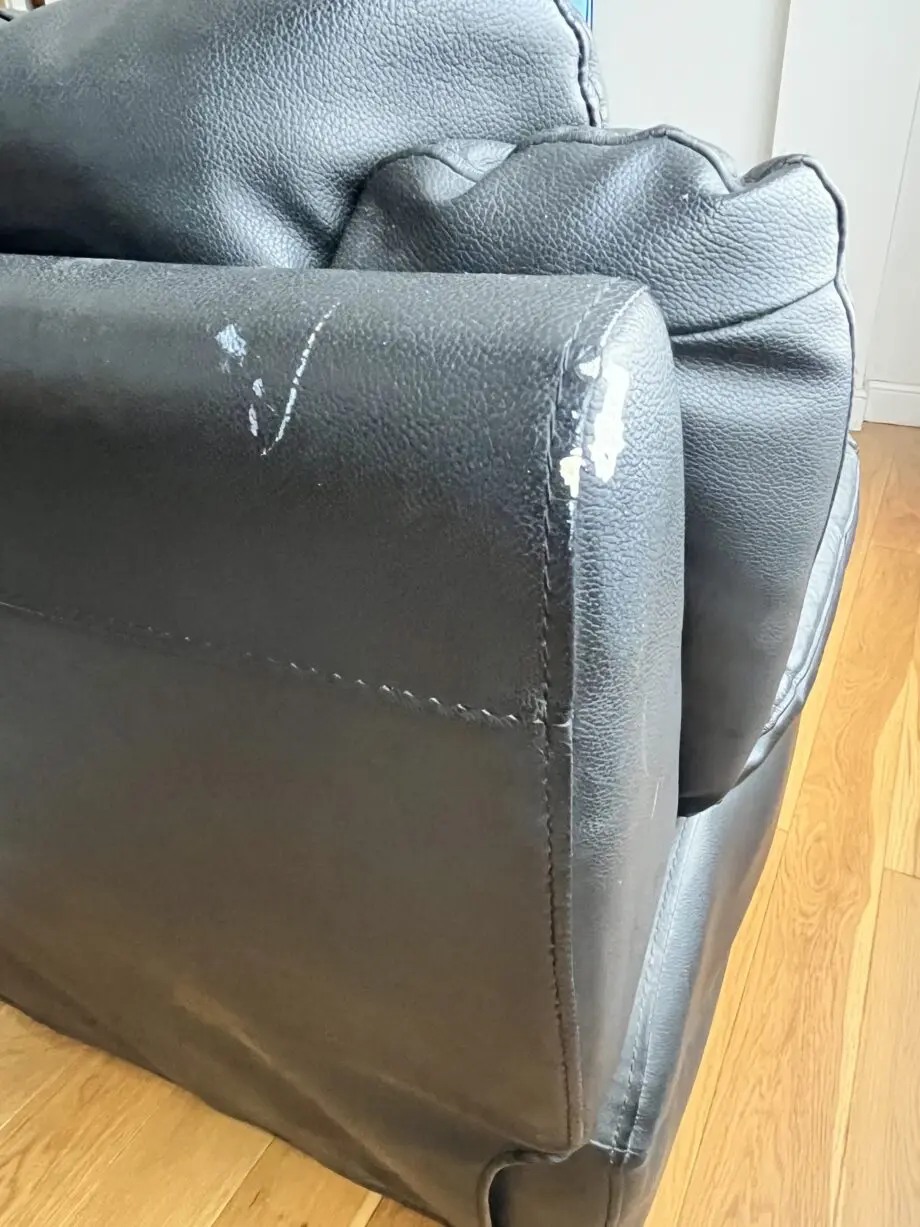 Single seater black leather recliner sofa