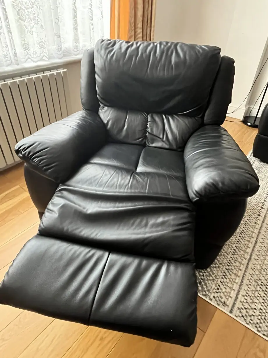 Single seater black leather recliner sofa