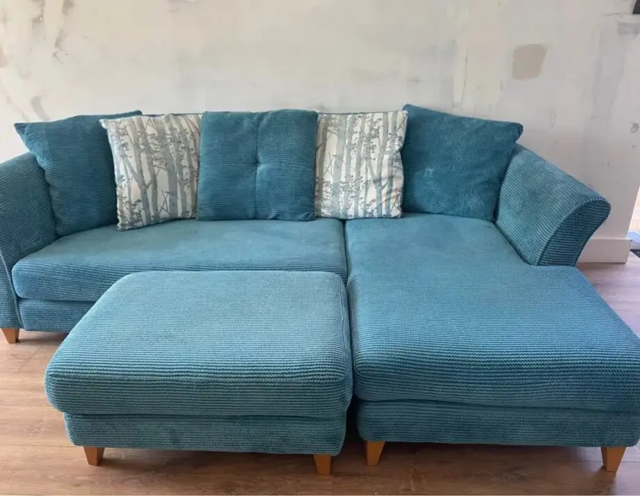 DFS 4 piece suite in Teal