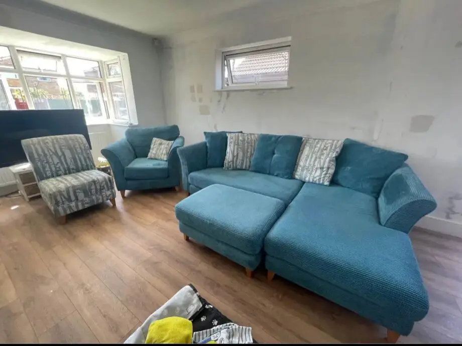 DFS 4 piece suite in Teal