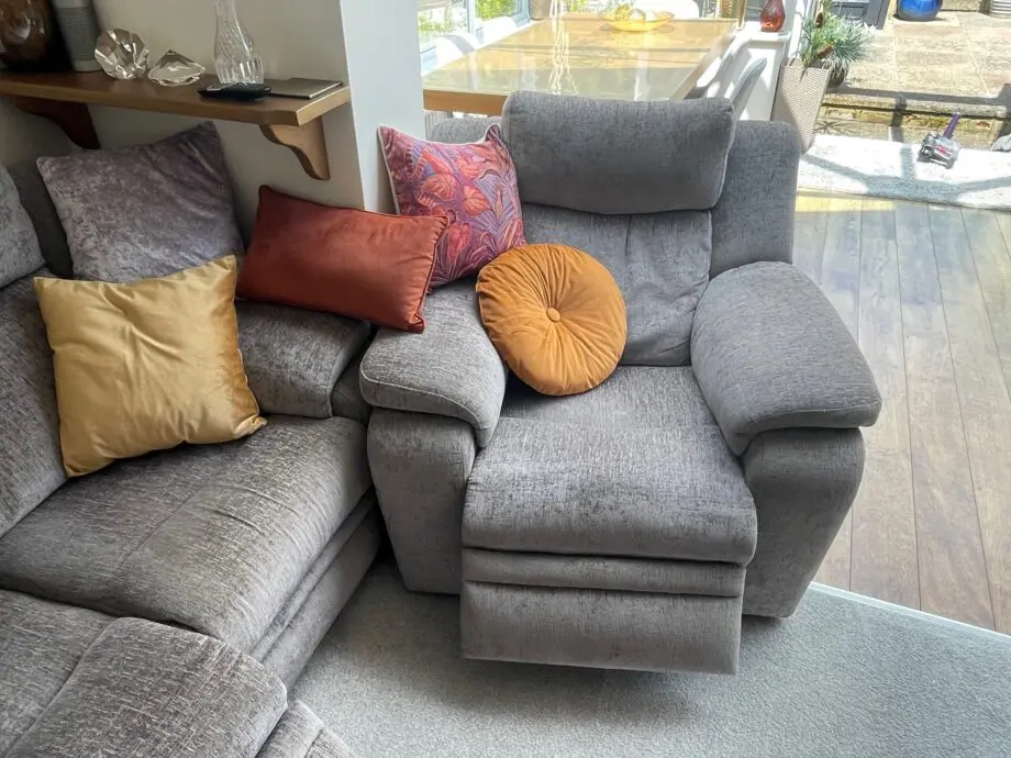 4-Piece electric recliner Sofa Suite