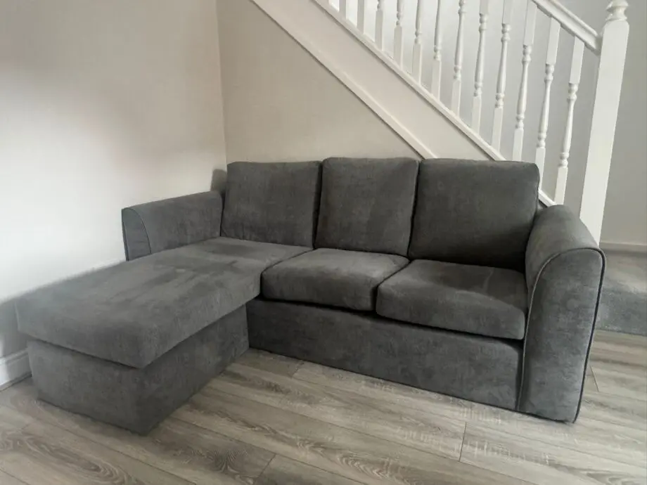 Wayfair Grey 3 seater L-shaped sofa (95% NEW)