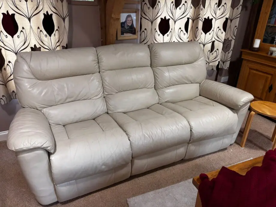 LAY-Z-BOY MODULAR LEATHER SOFA SET