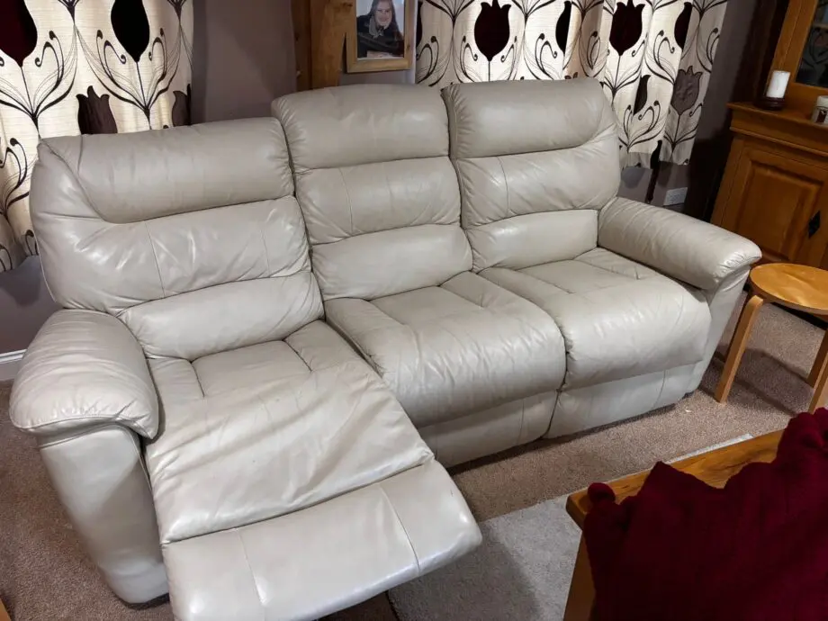 LAY-Z-BOY MODULAR LEATHER SOFA SET