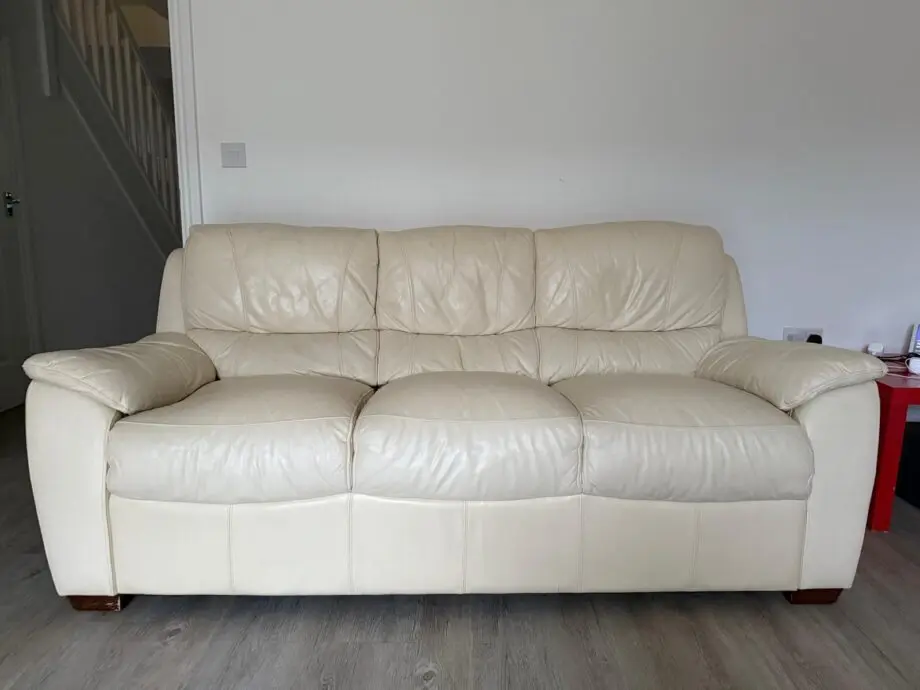 Mint Condition : 3 and 2 Seater Leather Sofa Cream