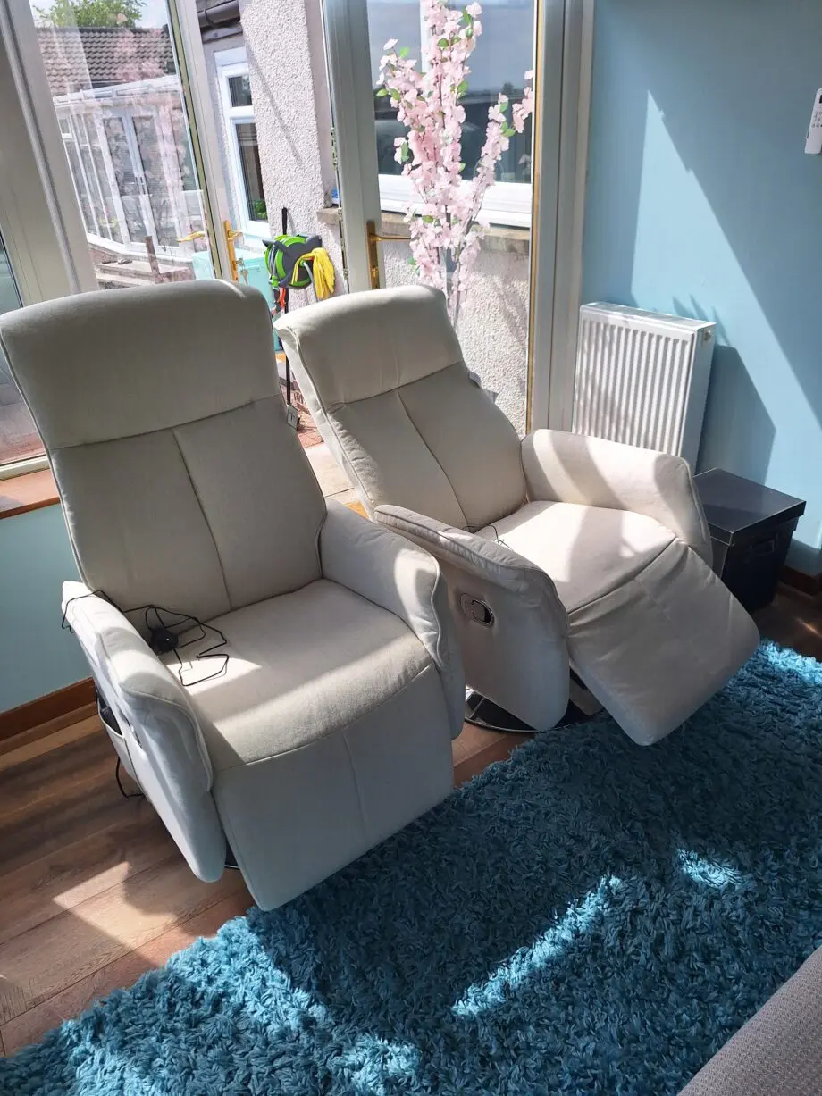 AOSOM 10 point Massage Recliner Armchairs x2