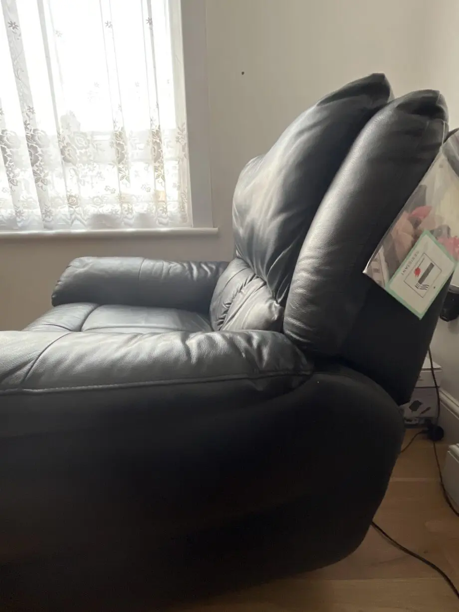 Single seater black leather recliner sofa