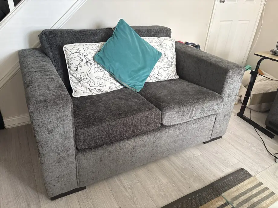 Unknown brand - 2 and 3 seater sofa