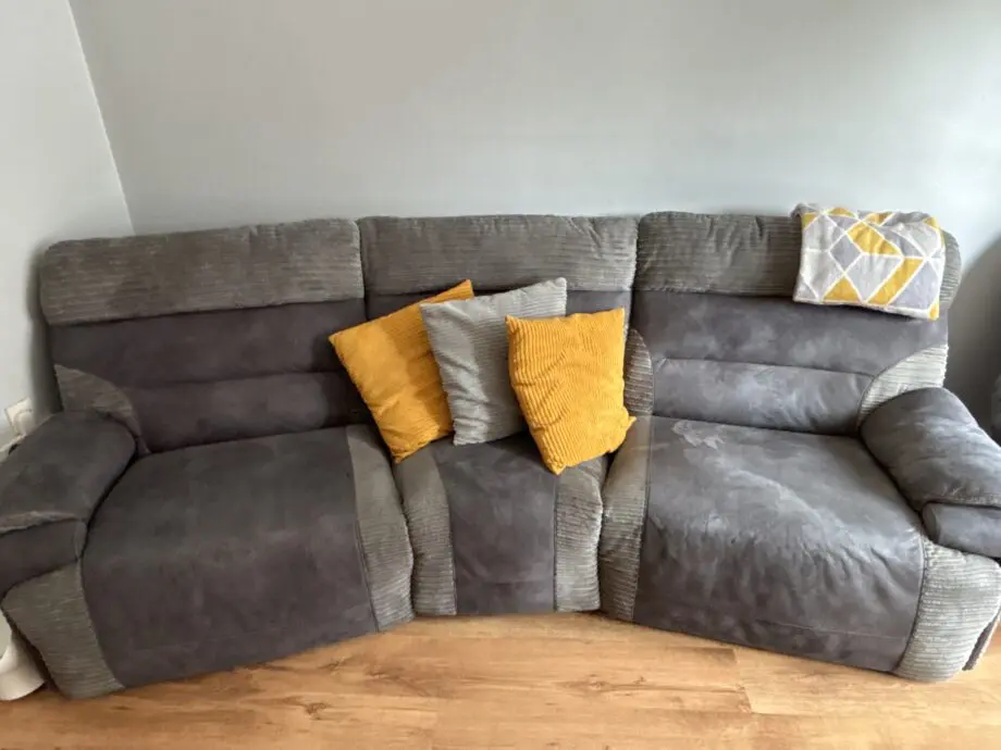 3 seat electric recliner in grey