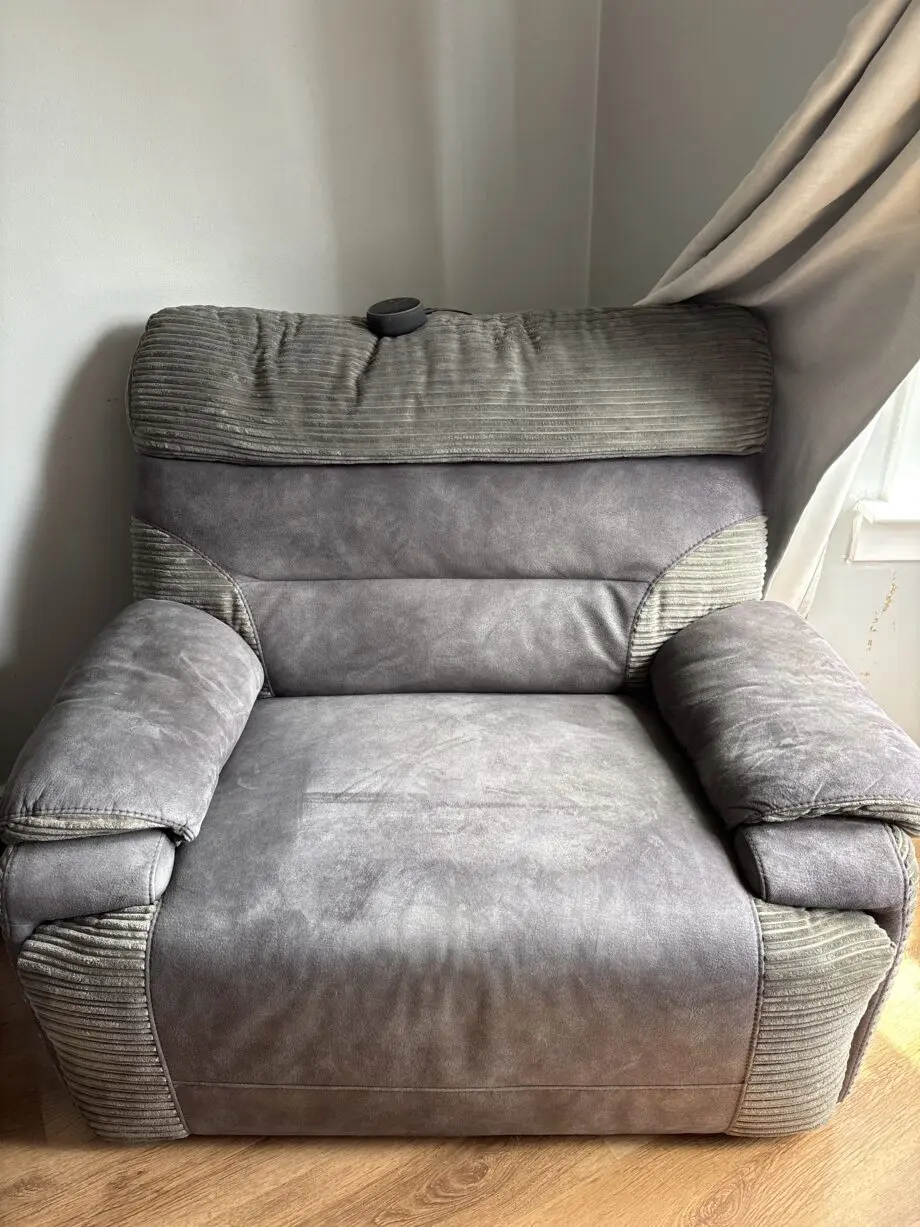1 manual recliner chair in grey