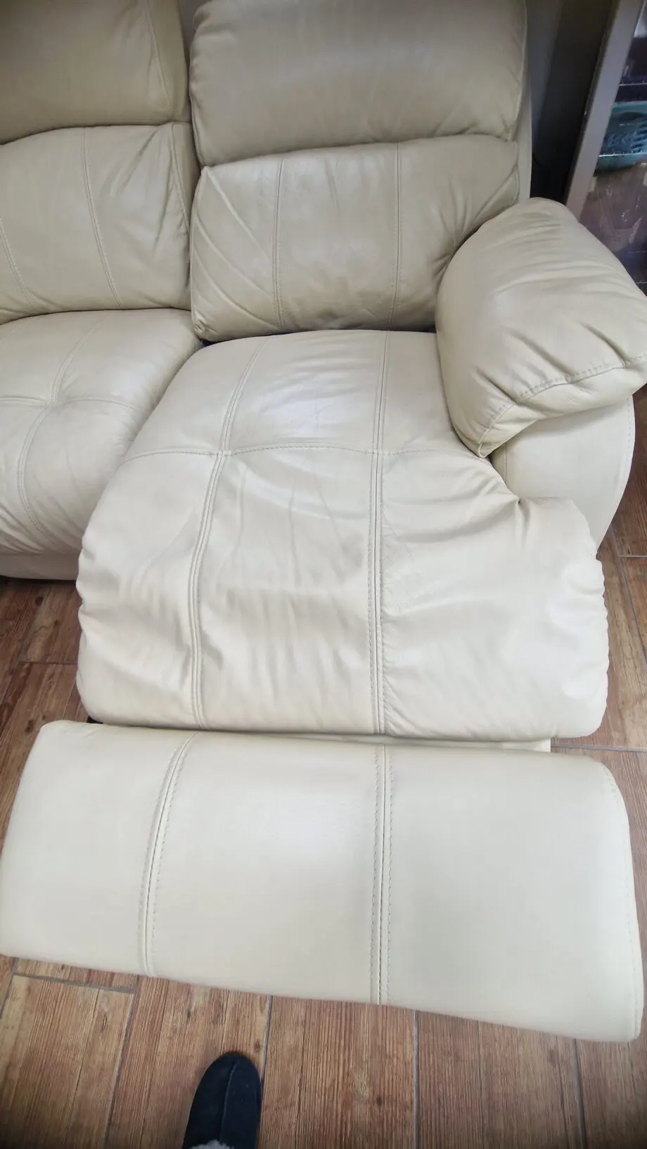 Leather 3 seater electric recliner sofa
