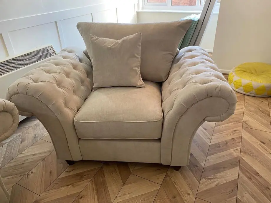 Windsor Sofa Set || 4x Seater Arm Chair + Footstool For Sale