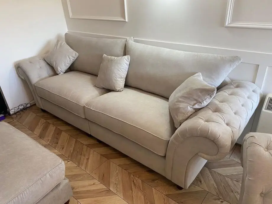 Windsor Sofa Set || 4x Seater Arm Chair + Footstool For Sale