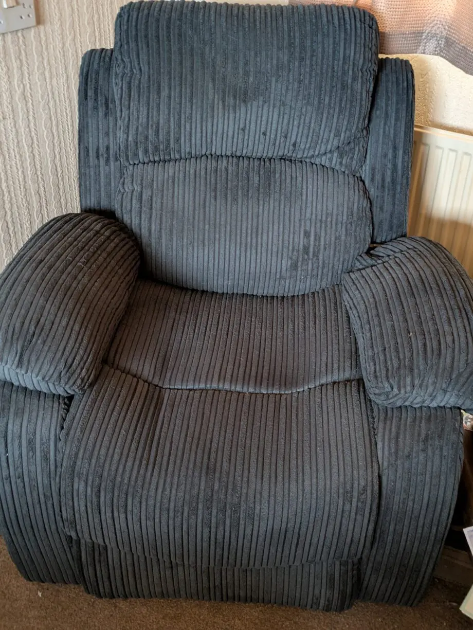 Home life Black Jumbo Cord 2 Piece Recliner Suite
