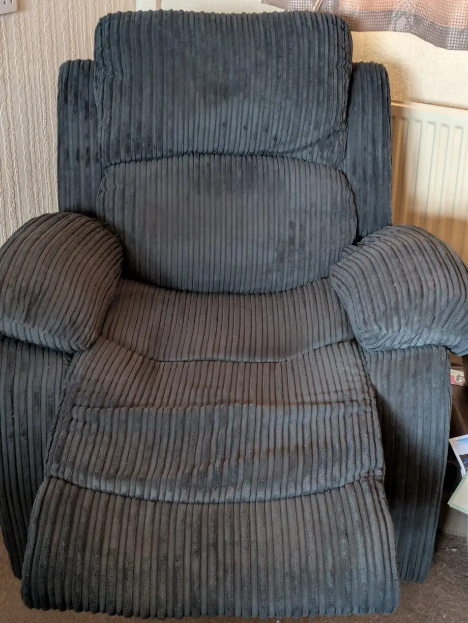 Home life Black Jumbo Cord 2 Piece Recliner Suite