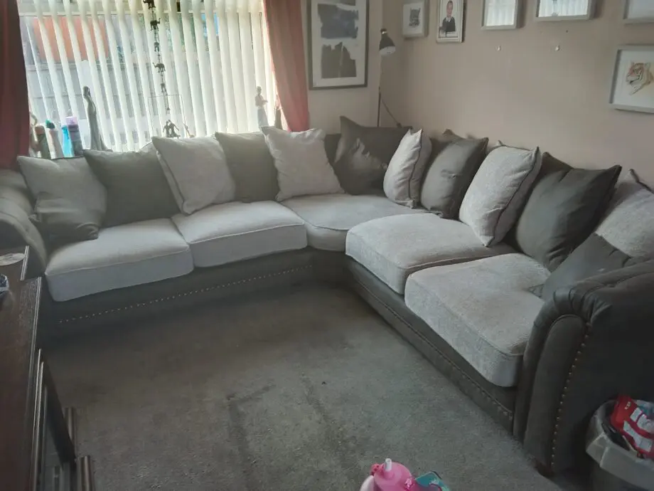 Corner suite