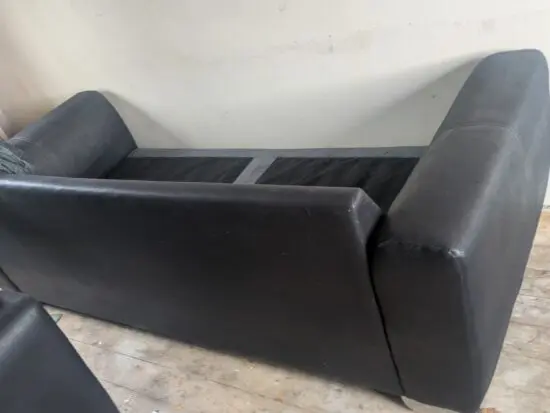 3x2 setter sofa in good condition no rips