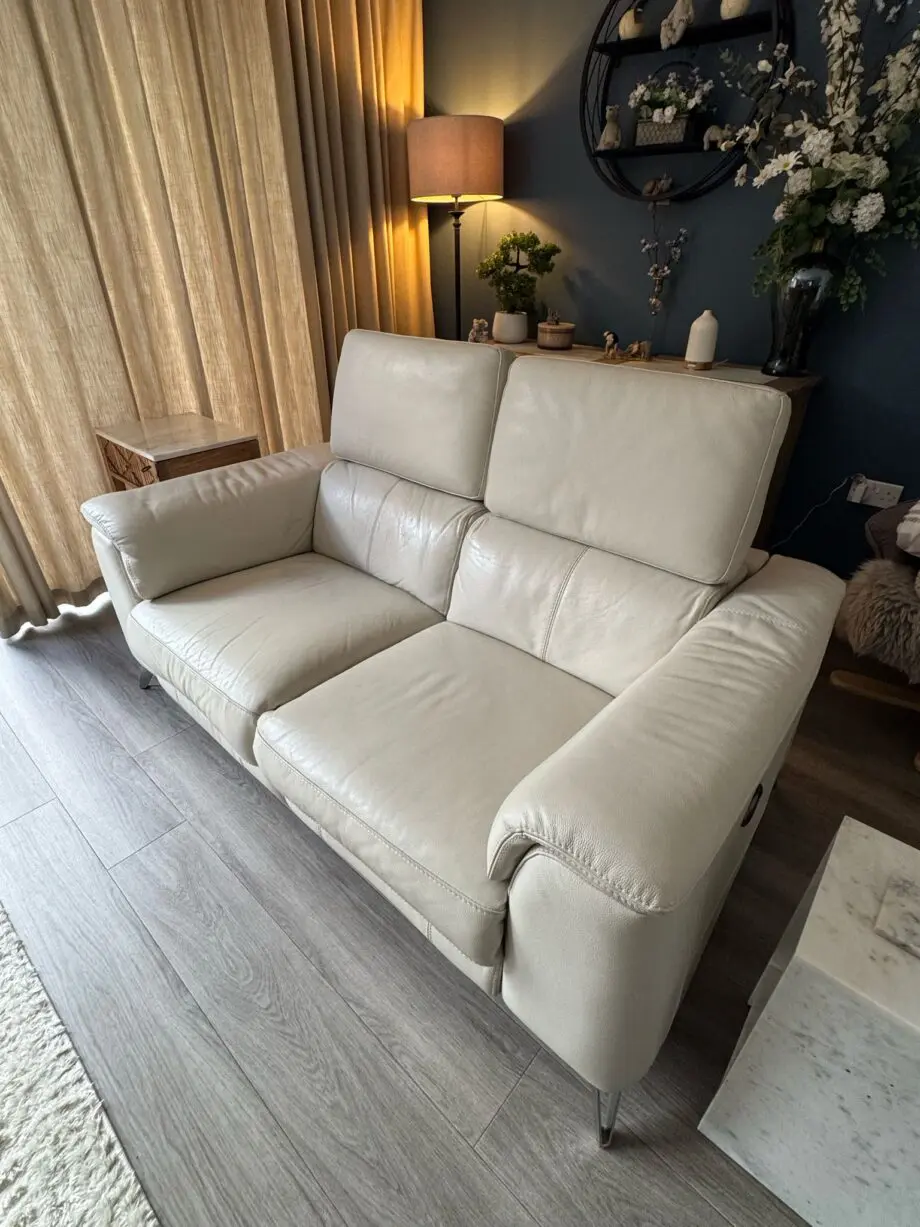 DFS 2 x TAHITI LEATHER SOFAS ONE POWER RECLINER IN FOSSIL