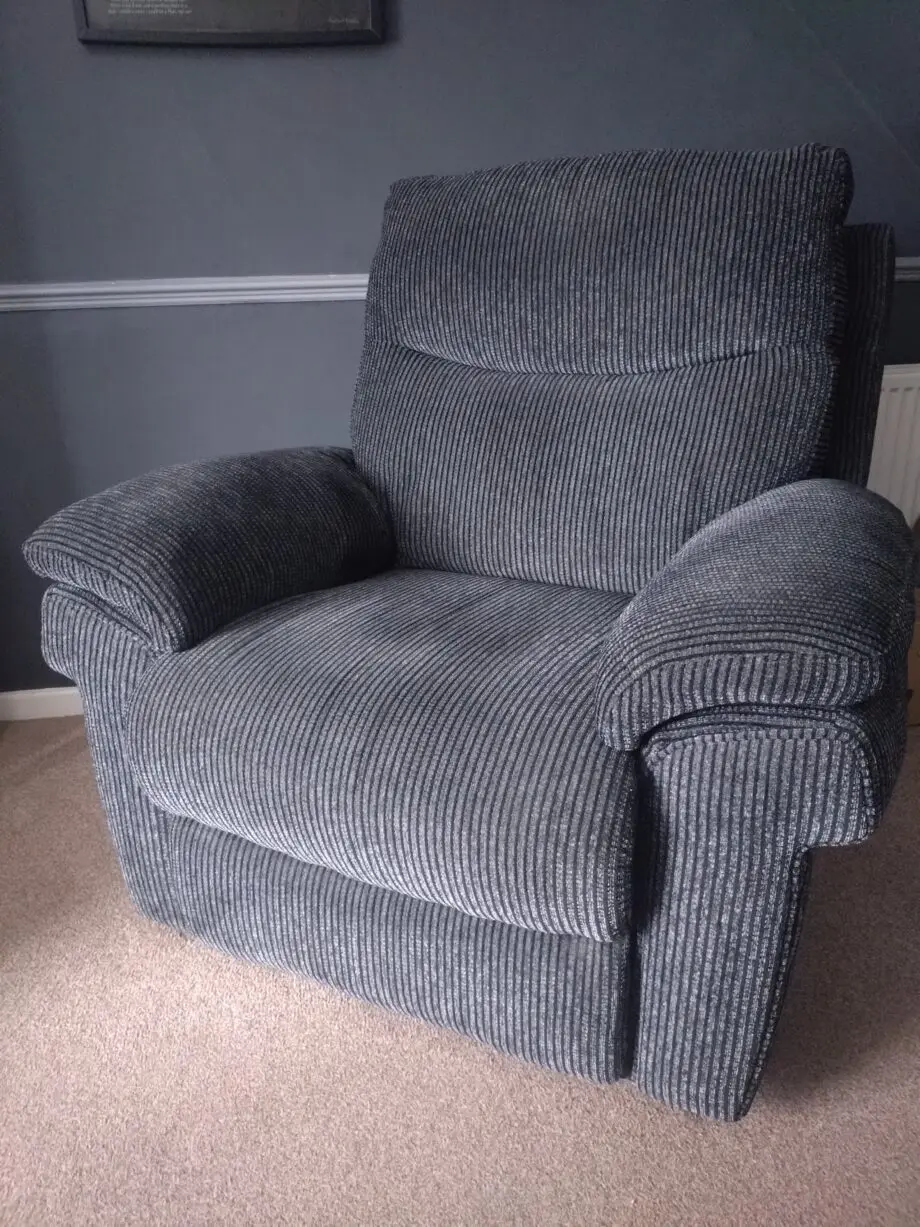 La-z-boy 3 seater recliner and armchair