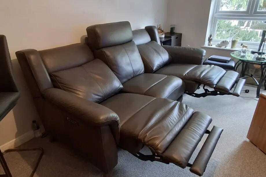 3 Seater power recliner sofa Sienna